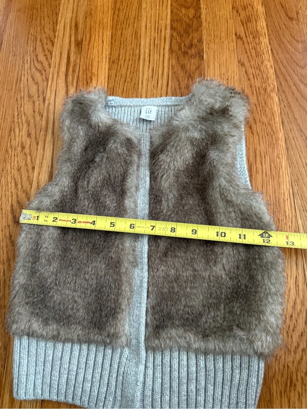 GAP faux fur gray knit kids sweater vest 4